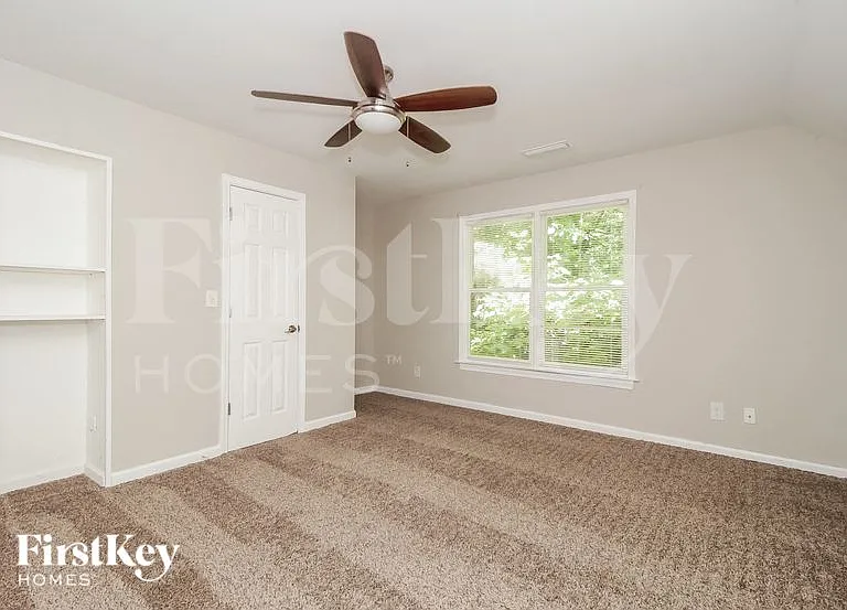 1985 Castle Royale Dr — Photo 12