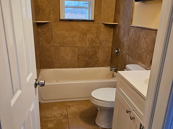 5th image of 661 Bray Ave