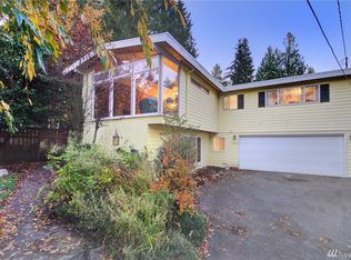 1922 NE 113th St, Seattle, WA 98125