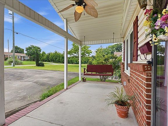 5th image of 420 Pineneedle Rd