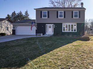 1419 N Madlock Ct, Elgin, IL 60123