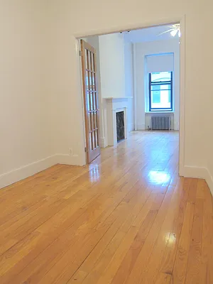 Rented by Chartwell Manhattan Realty | media 2