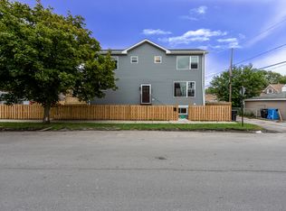 2901 N Neenah Ave, Chicago, IL 60634
