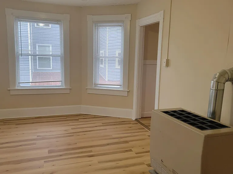 414 Cedar St — Photo 16
