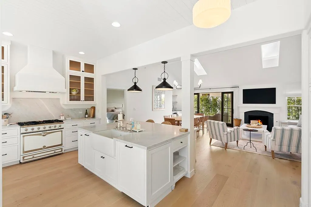 4 bed, 2275 sqft, $20,000 — Photo 3