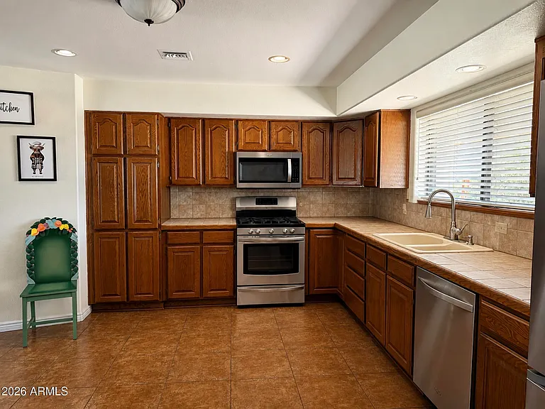 7026 E Sunnyside Dr — Photo 10