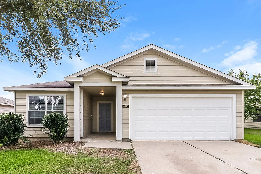 3 bed, 2.0 bath, 1342 sqft, $1,960 — Photo 1