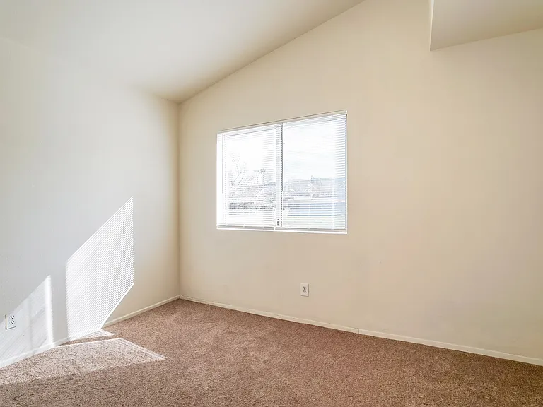 5316 Gardendale Ln — Photo 3