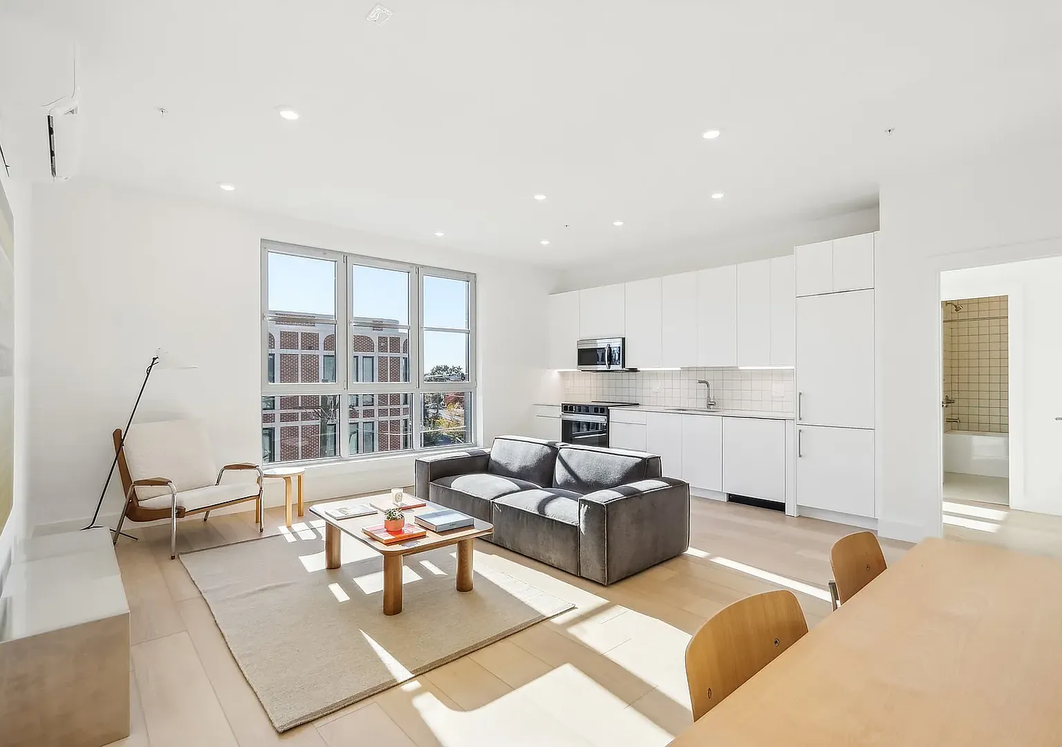 2406 Frankford Ave — Photo 1