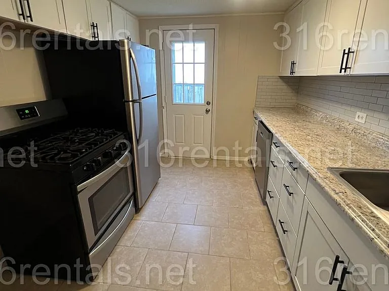 806 S Beverly Dr — Photo 5