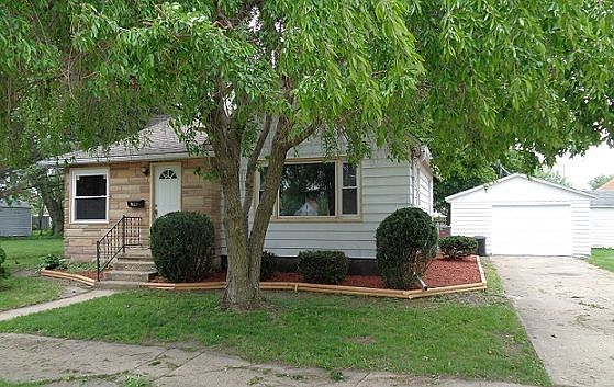 1st image of 921 N Burr Blvd