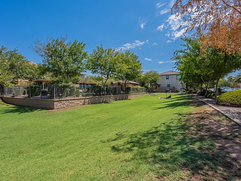 4644 E Beck Ln — Photo 7