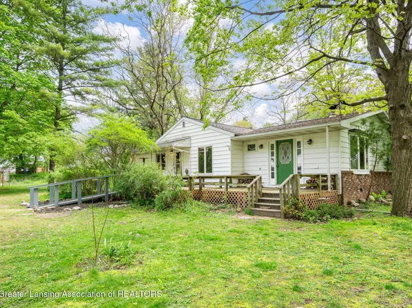 13549 Walnut St, Bath, MI 48808
