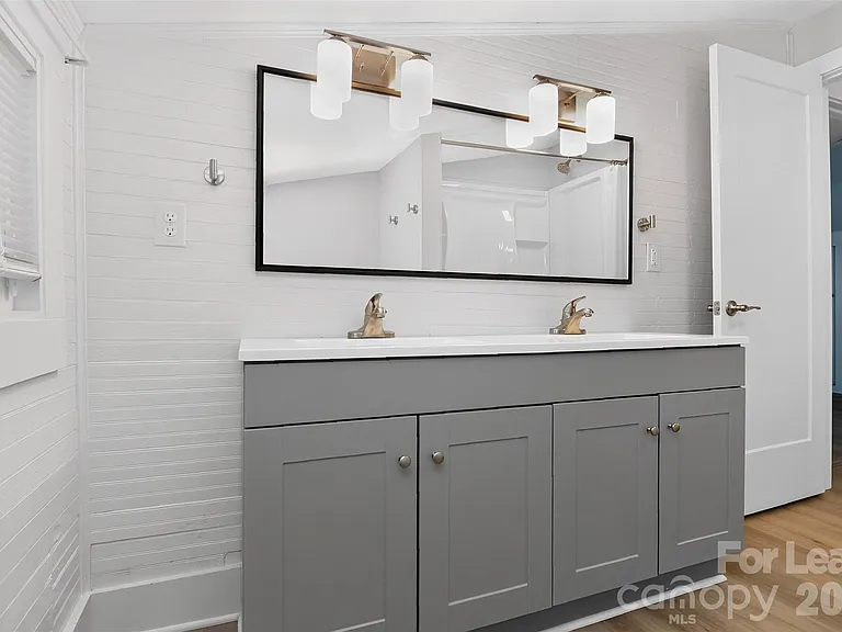 204 E McNeely Ave — Photo 26