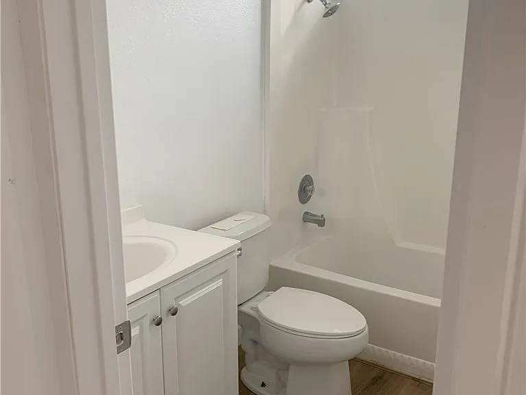 133 Francesca Dr — Photo 10
