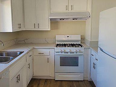 3rd image of 304 N Monterey St #987045021