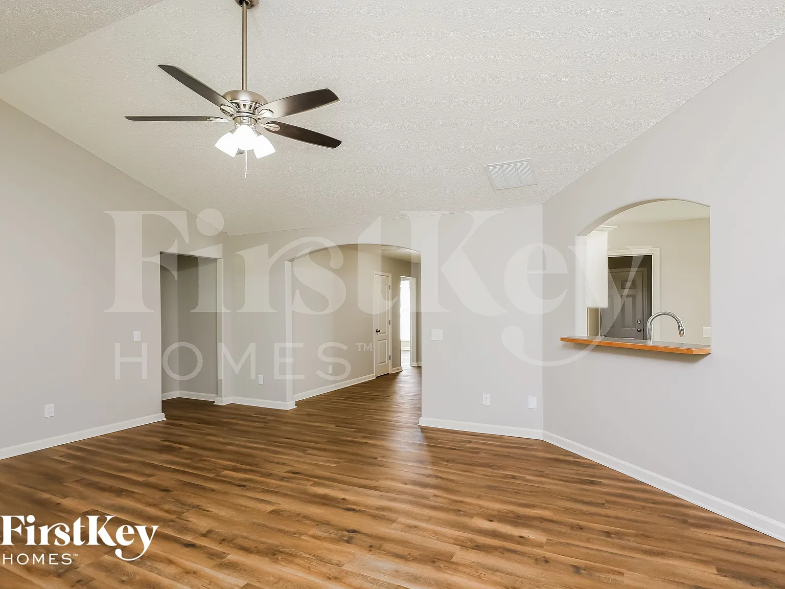 3 bed, 2.0 bath, 1976 sqft, $1,785 — Photo 2