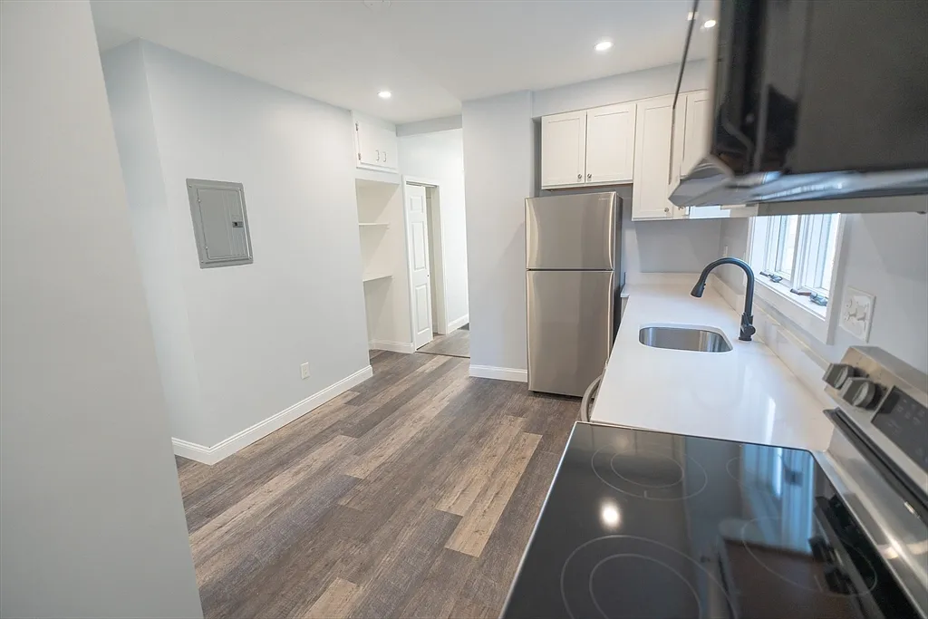 1 bed, 1.0 bath, 800 sqft, $2,400 — Photo 4