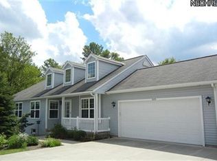 1053 Somerset Ln, Aurora, OH 44202