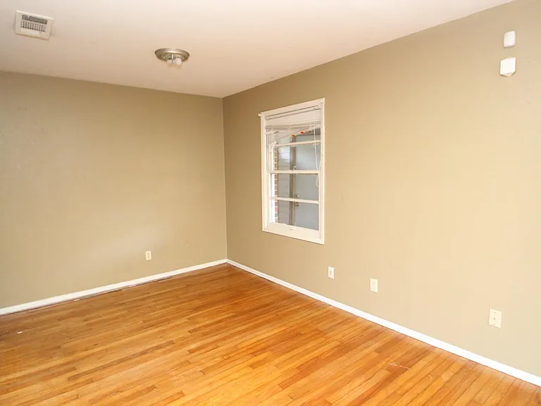 3753 Autumndale Dr — Photo 14
