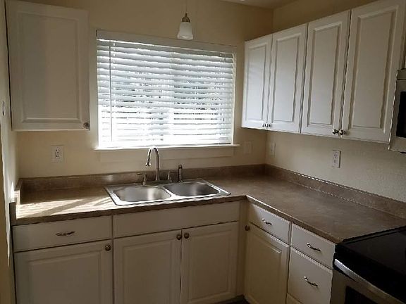 2nd image of 1124 C St