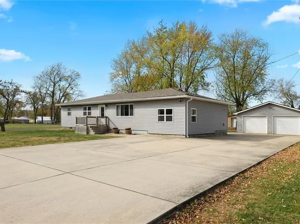 301 N Monroe St, East Lynne, MO 64743