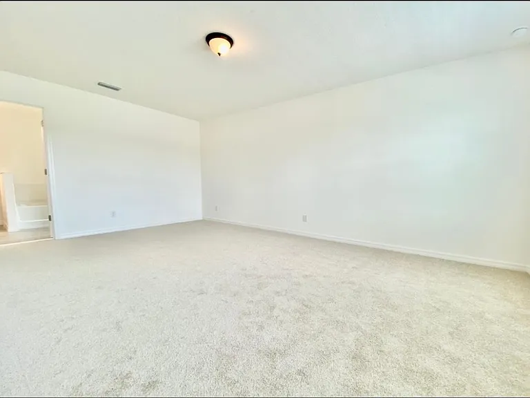 924 Avenal Ln — Photo 20