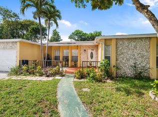 5380 SW 10th St, Margate, FL 33068