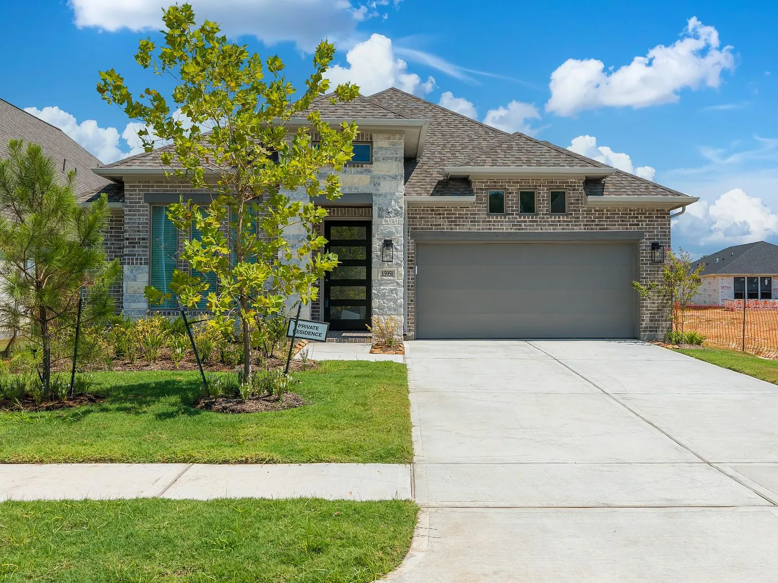 4 bed, 3.0 bath, 2476 sqft, $2,990 — Photo 2