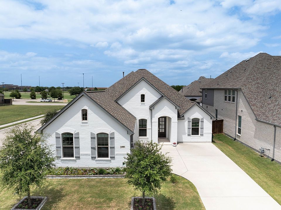 1st image of 528 Bridle Ranch Dr