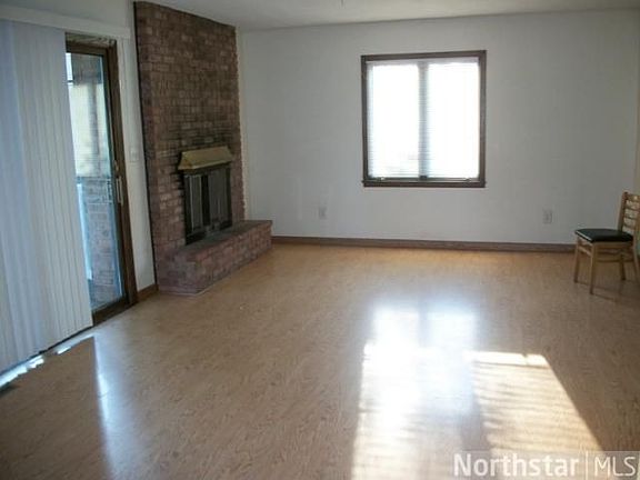 4th image of 2241 Fremont Ave