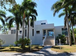 7940 Sanderling Rd, Sarasota, FL 34242