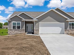 5896 Meadow Grass Cir SE, Cedar Rapids, IA 52403