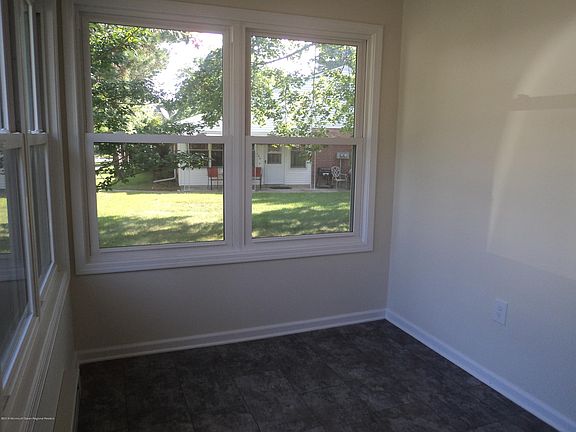 5th image of 139 Azalea Drive #A