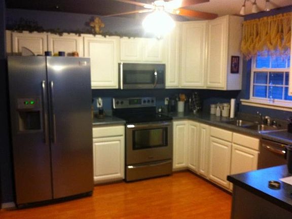 3rd image of 203 Christopher Dr