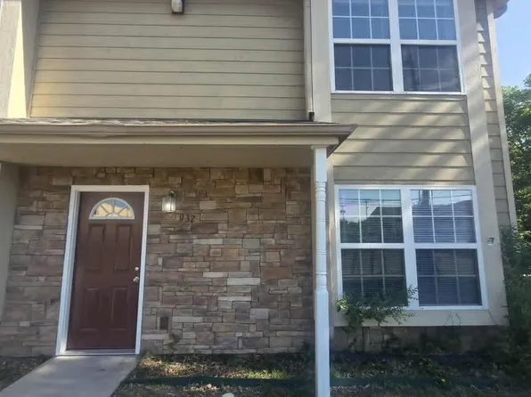 932 W 8th St, Junction City, KS 66441