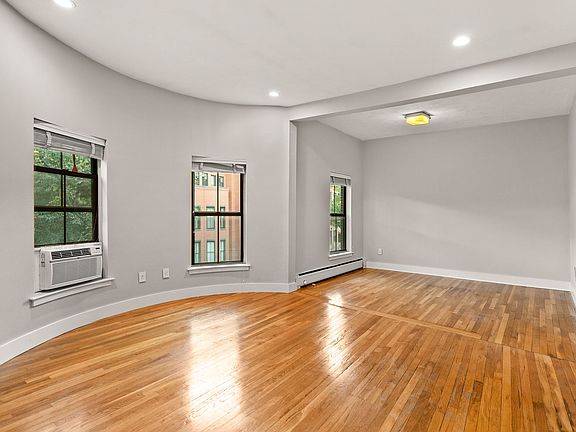 5th image of 219 W Springfield St APT 4