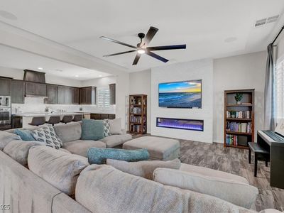 8245 Broad Branch Way, Las Vegas, NV, 89113
