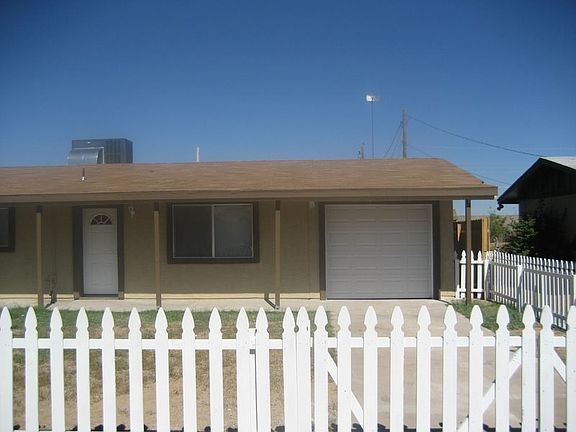 3rd image of 1036 E Desert Ln