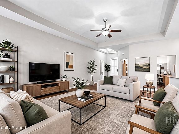 4th image of 8 Southpark Boulevard