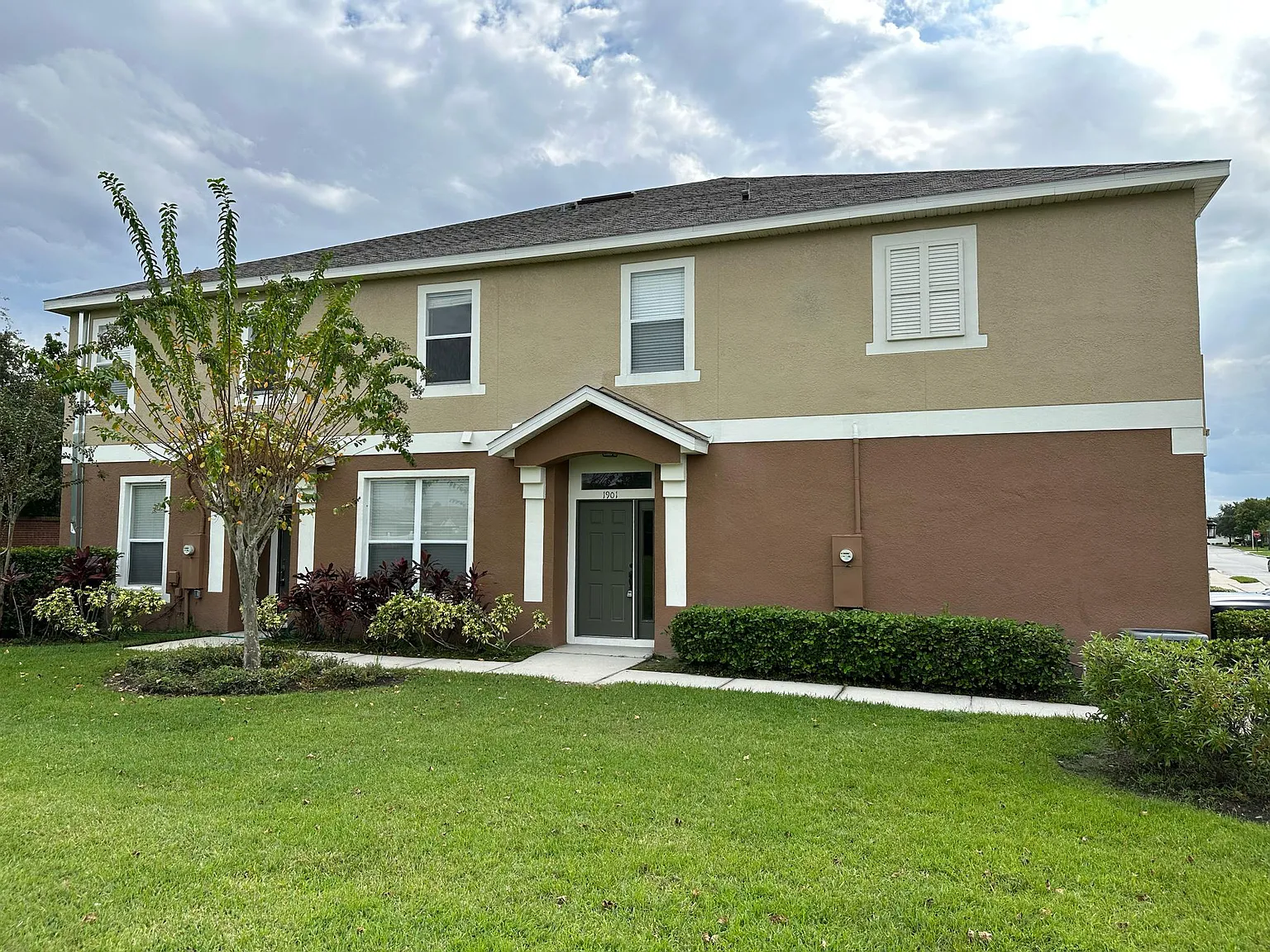 1903 Estancia Cir — Photo 3