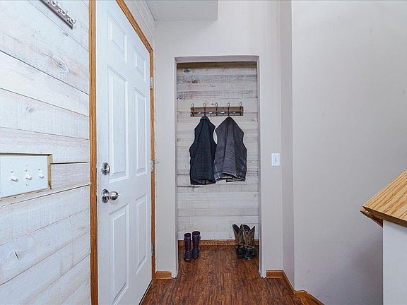 5th image of 320 Bluebill St