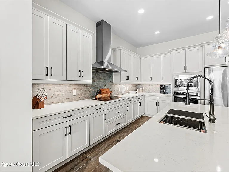 225 Strand Dr #205 — Photo 18