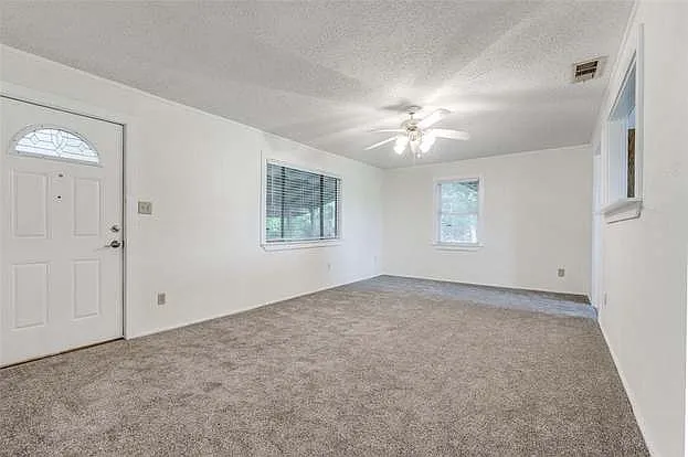 2528 Private Road 5101 — Photo 3