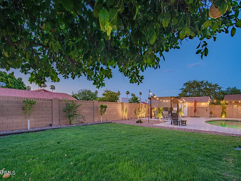 6110 E Edgemont Ave — Photo 115