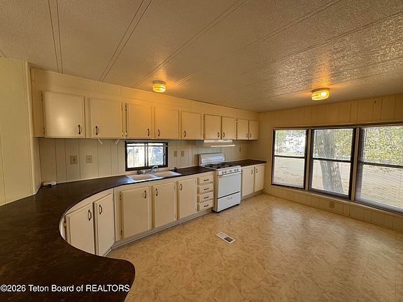 4th image of 1006 Beech Ave