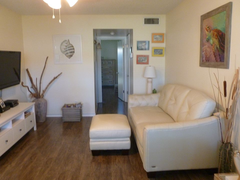 1st image of 17 Vista Palm Ln APT 103