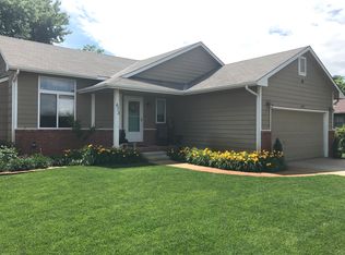 673 N McLaughlin Dr, Valley Center, KS 67147