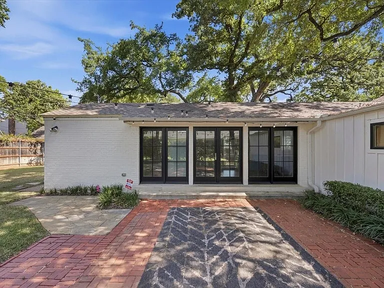 329 Eastwood Ave — Photo 35