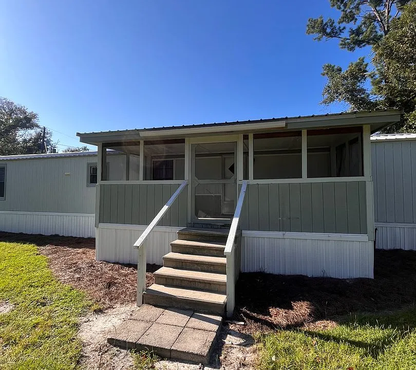 215 Sylvia St